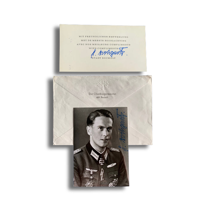 Günther Hochgartz: Grenadier Regiment 187: Hand Signed Photograph, Business Card & Envelope